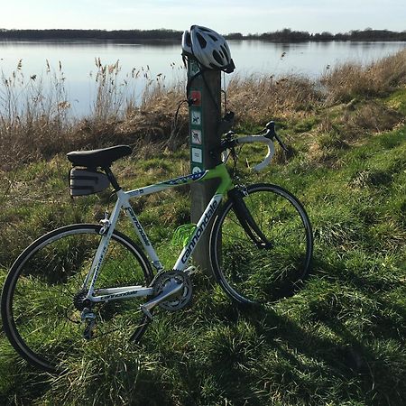 Roue D'Escampette Gite D'Etape Et De Sejour Champagnat  Exterior foto
